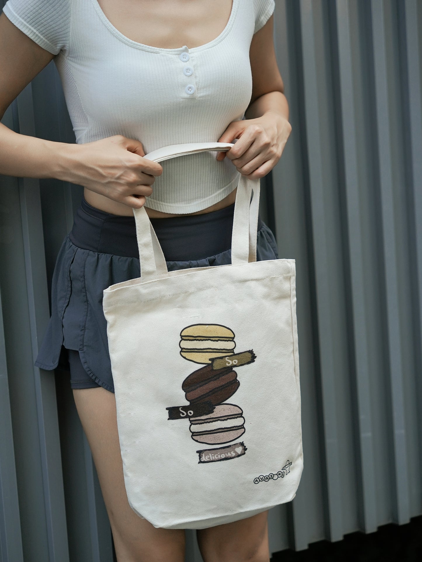 Everyday use Tote Bag with ‘Yummy Macarons’ design