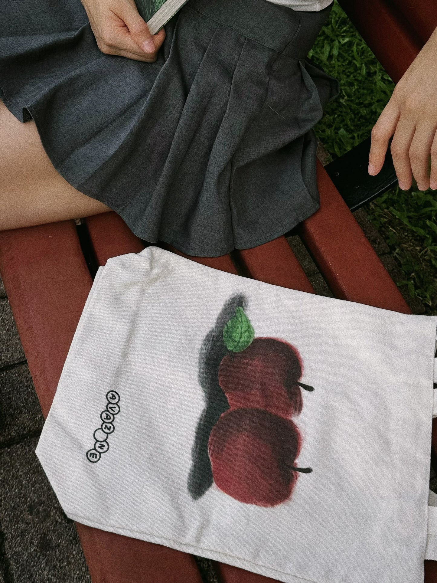 Everyday Canvas Tote Bag “Two apples”